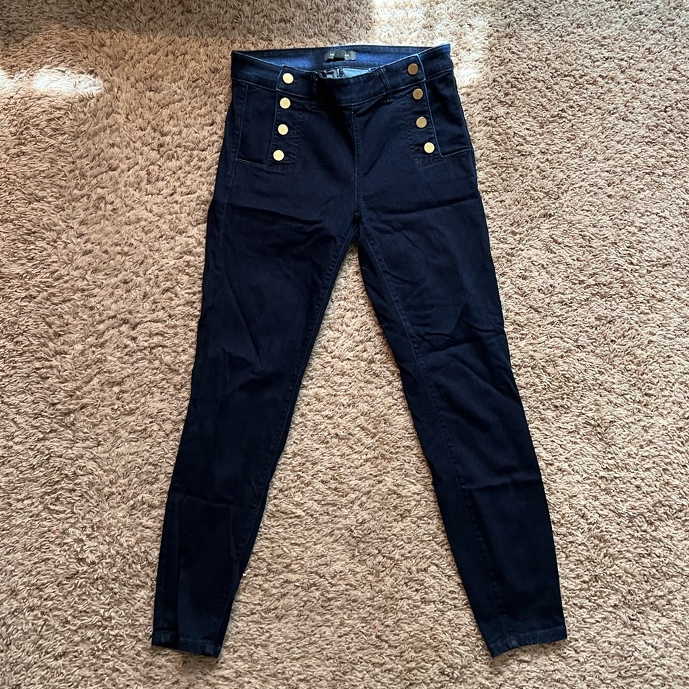 Ann Taylor size 4 dark skinny jeans with adorable gold button detials